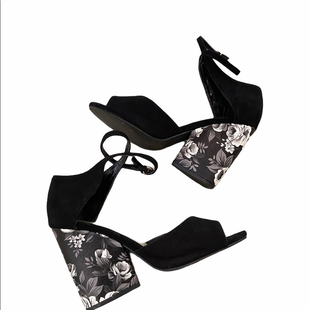 Elegant Black Floral Block Heel Sandals